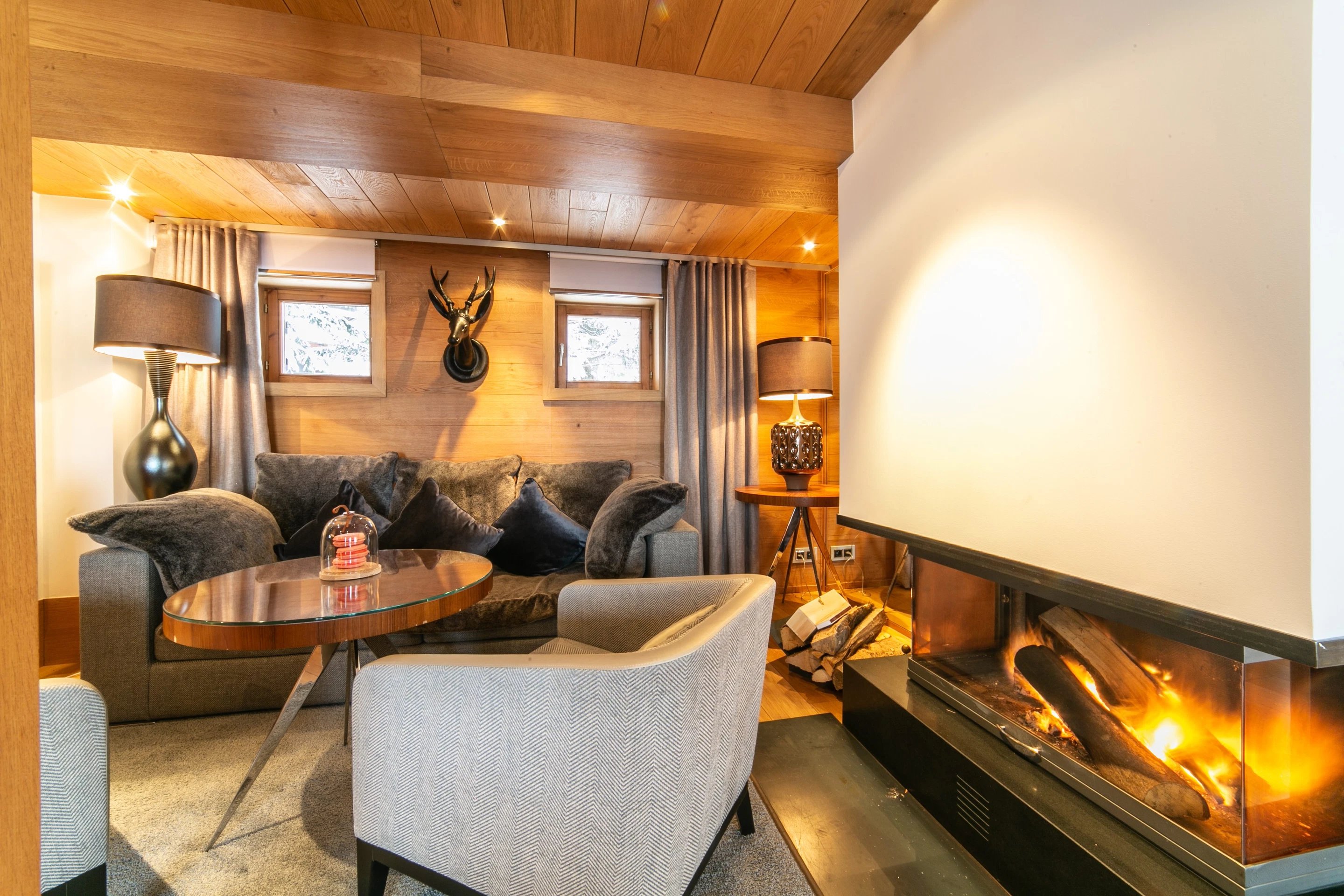 Le Strato - Chalet Timeless - Lounge with fireplace